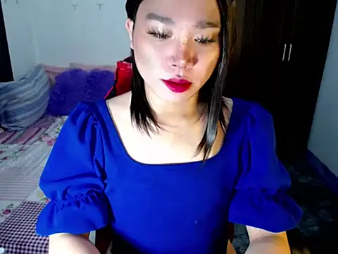 Urassiansweetcummer online show from September 25, 2025, 2:06 am