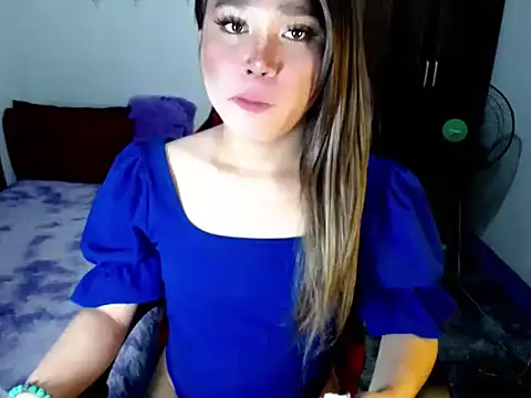 Urassiansweetcummer online show from November 11, 2025, 1:55 am