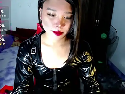 Snapshot of Urassiansweetcummer chatting on July 20, 2026, 1:46 am Urassiansweetcummer online show from July 20, 2026, 1:46 am