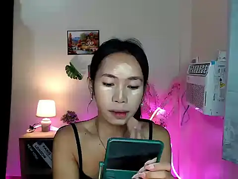 Shindoll online show from October 25, 2025, 9:41 am