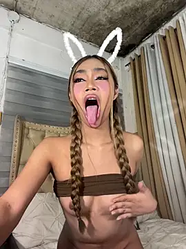 Innocent yanixx69 online show from January 5, 2026, 5:27 pm