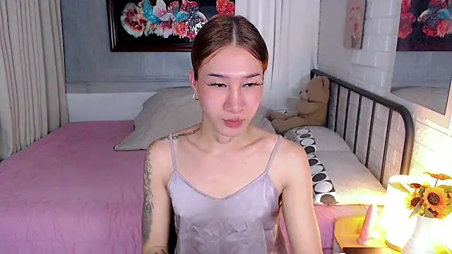 TRANSGODDESSA online show from November 30, 2025, 2:01 am