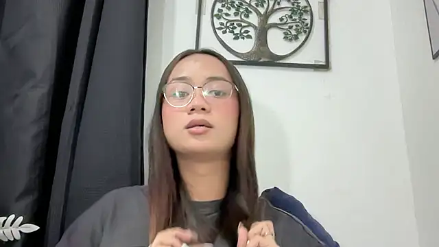 Zialustts online show from March 17, 2026, 1:58 pm