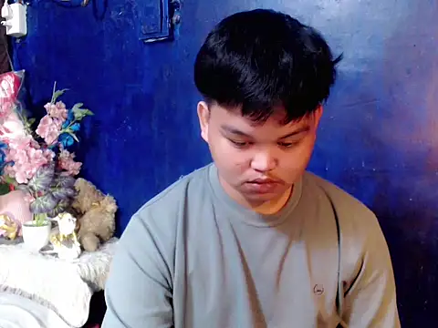 Reynelcock online show from April 18, 2026, 11:56 am