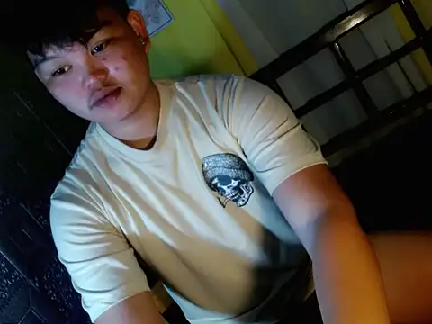 Reynelcock online show from November 28, 2025, 6:57 am