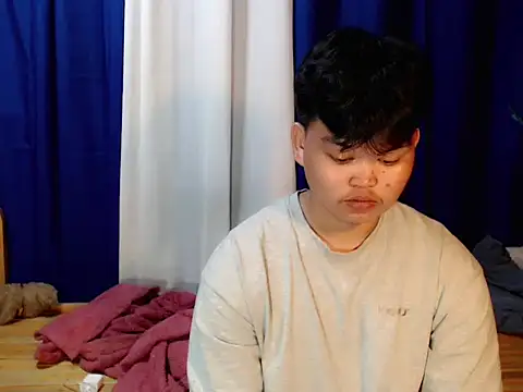 Reynelcock online show from December 1, 2025, 4:08 pm