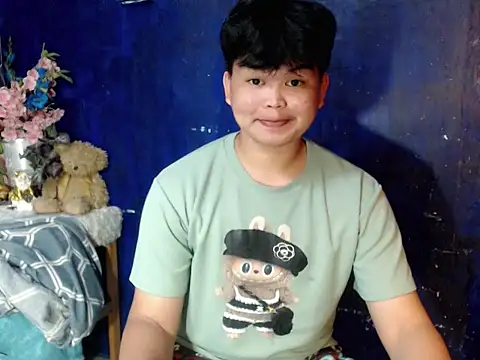 Reynelcock online show from December 21, 2025, 4:41 pm