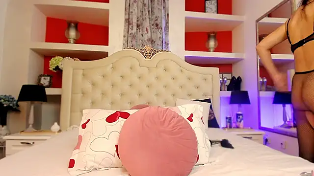 SarraRay online show from September 9, 2025, 5:22 pm