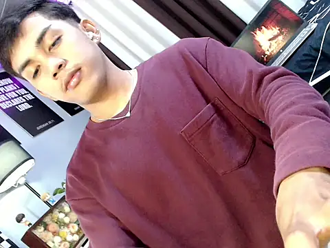 urhot chany online show from August 4, 2026, 7:51 pm