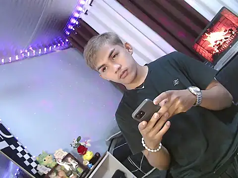urhot chany online show from July 14, 2026, 3:22 am