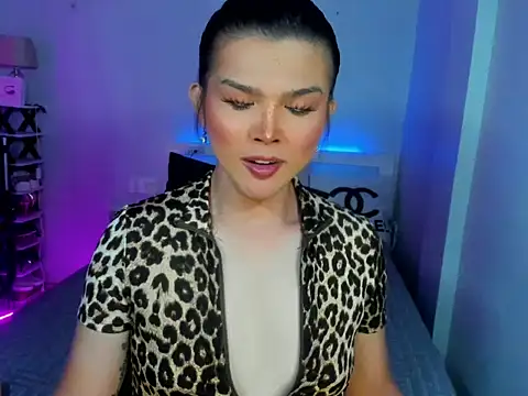 Snapshot of Sweetestcandyx_ chatting on May 11, 2026, 3:18 pm Sweetestcandyx online show from May 11, 2026, 3:18 pm