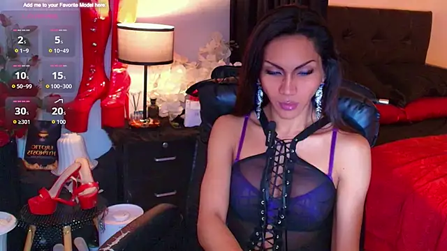 Snapshot of JadeScarlet_LoveLace chatting on October 27, 2025, 8:43 pm JadeScarlet LoveLace online show from October 27, 2025, 8:43 pm