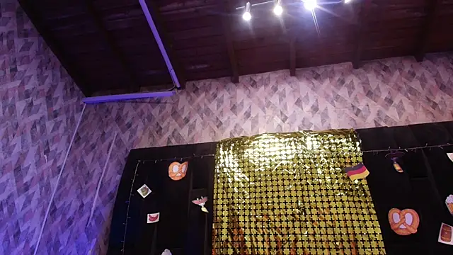 wensheng  online show from September 23, 2025, 7:10 pm