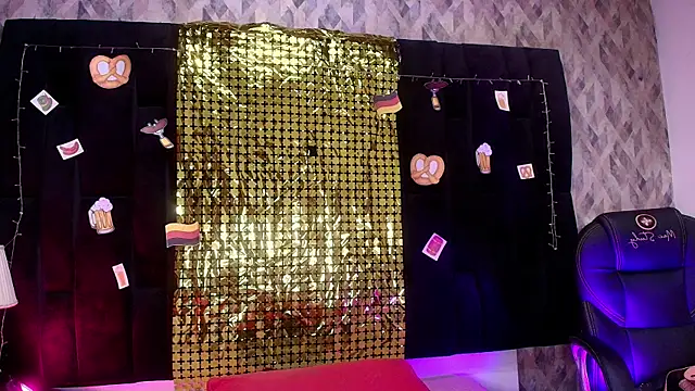 wensheng  online show from September 18, 2025, 7:17 pm