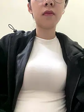 meomeo2k6 online show from January 15, 2026, 2:31 pm