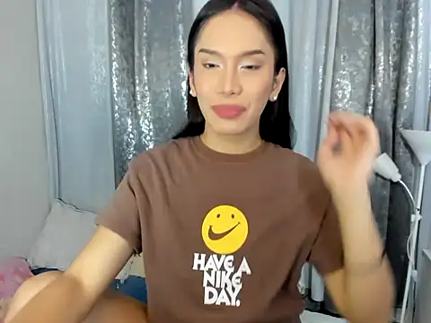 Snapshot of lucyshanex chatting on March 3, 2026, 6:48 pm lucyshanex online show from March 3, 2026, 6:48 pm