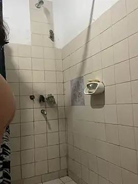 aphrodite sexy online show from April 6, 2026, 9:38 pm