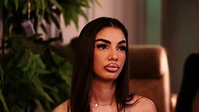 Snapshot of KendalJolly chatting on October 16, 2025, 6:05 pm KendalJolly online show from October 16, 2025, 6:05 pm