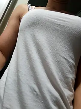 Du-Uyen online show from September 29, 2025, 1:56 am