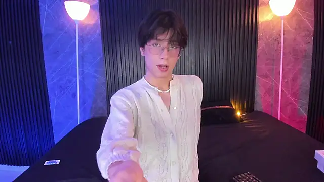 Snapshot of luixdust_ chatting on November 8, 2025, 6:50 am luixdust online show from November 8, 2025, 6:50 am