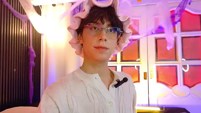 Snapshot of luixdust_ chatting on October 20, 2025, 6:26 am luixdust online show from October 20, 2025, 6:26 am