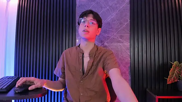 Snapshot of luixdust_ chatting on November 30, 2025, 5:41 am luixdust online show from November 30, 2025, 5:41 am