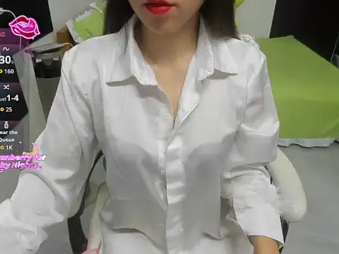 LuckyBabe new01 online show from December 5, 2025, 6:12 am