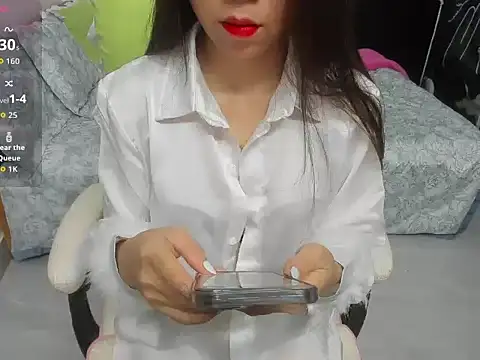 LuckyBabe new01 online show from September 30, 2025, 4:02 pm