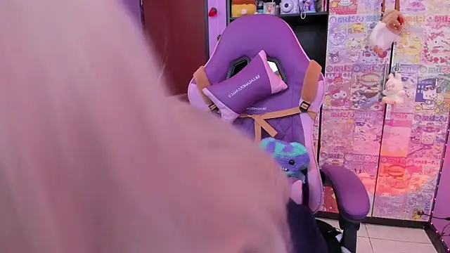 Vero Osb  online show from October 18, 2025, 12:01 am