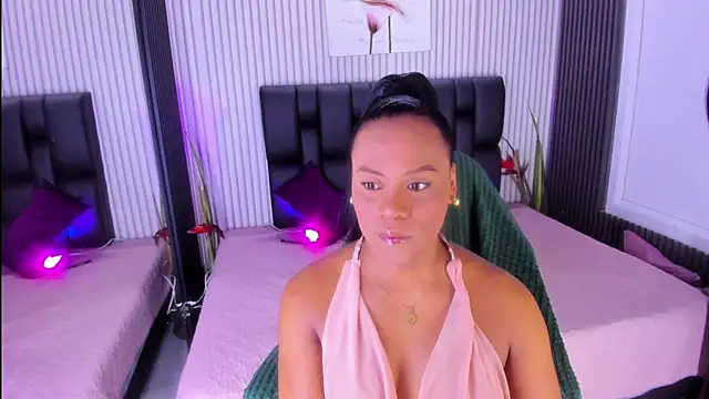 AriebonyBrooke online show from September 23, 2025, 11:39 am