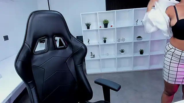 megan bigboobs  online show from November 5, 2025, 11:02 am