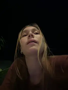 Snapshot of Nikii__ chatting on May 7, 2026, 3:00 am Nikii online show from May 7, 2026, 3:00 am