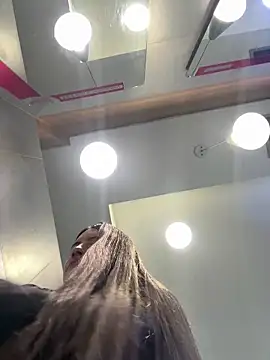 Isabella21  online show from October 7, 2025, 10:33 pm