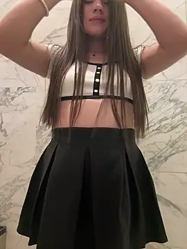 Isabella21  online show from October 8, 2025, 9:15 pm