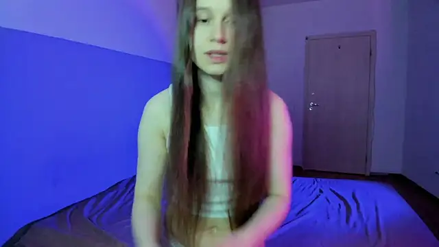 ssunnshinne   online show from October 1, 2025, 9:07 pm