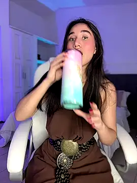 julieta jhonss online show from December 14, 2025, 2:40 am