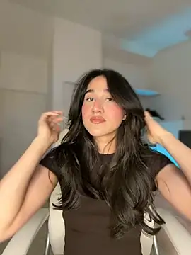 Snapshot of julieta_jhonss chatting on May 8, 2026, 2:48 am julieta jhonss online show from May 8, 2026, 2:48 am