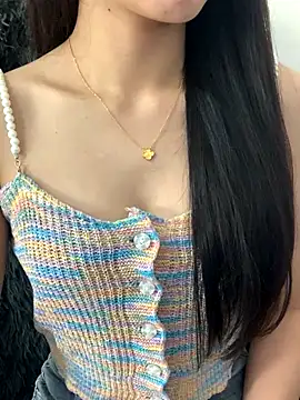 JennyQueen18 online show from December 3, 2025, 4:13 am