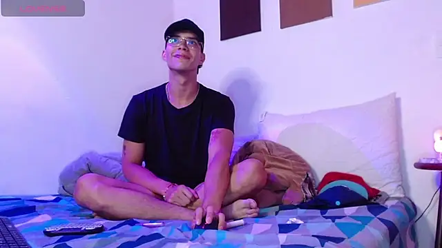 Snapshot of Dylann_west chatting on November 15, 2025, 6:50 am Dylann west online show from November 15, 2025, 6:50 am