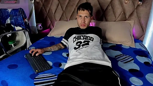 Thonixxx mr online show from April 20, 2026, 2:29 pm