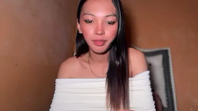 Snapshot of Simi_Ipit chatting on December 18, 2025, 1:37 pm Simi Ipit online show from December 18, 2025, 1:37 pm