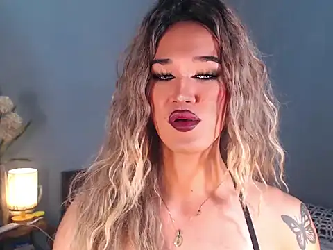 Snapshot of AleinaCroft chatting on December 16, 2025, 5:55 am AleinaCroft online show from December 16, 2025, 5:55 am