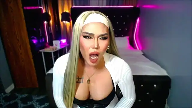 Snapshot of BigDickSelfsucker chatting on July 18, 2026, 7:00 pm BigDickSelfsucker online show from July 18, 2026, 7:00 pm
