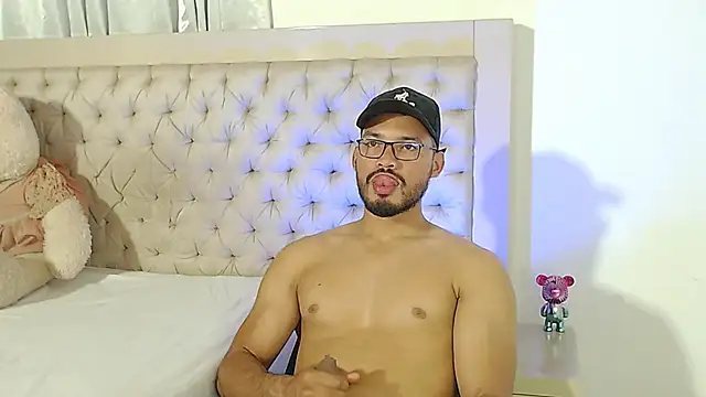 Snapshot of marcusblade chatting on November 21, 2025, 9:03 pm marcusblade online show from November 21, 2025, 9:03 pm