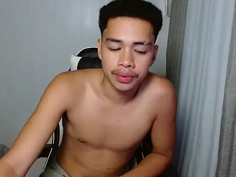 Snapshot of curlyasian_njxx chatting on July 9, 2026, 4:06 pm curlyasian njxx online show from July 9, 2026, 4:06 pm
