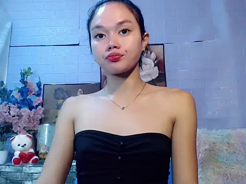 Snapshot of sexybabewarrior chatting on May 11, 2026, 2:45 pm sexybabewarrior online show from May 11, 2026, 2:45 pm