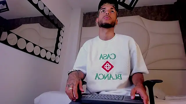 Thiagoferreti online show from September 25, 2025, 3:34 am