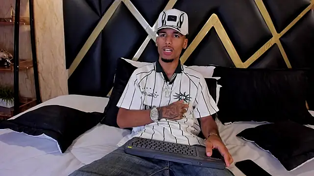 Thiagoferreti online show from January 7, 2026, 3:33 am