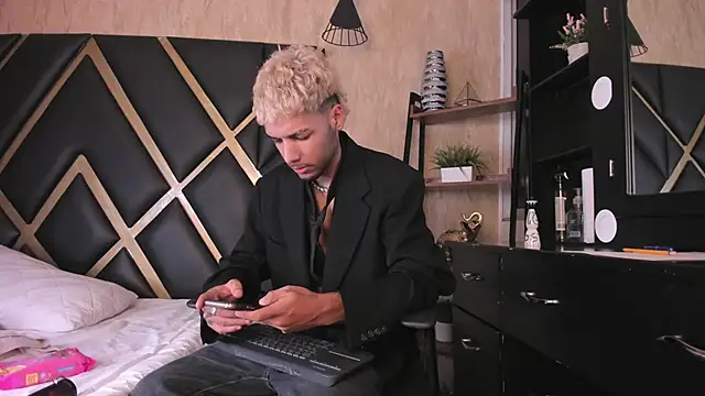 Thiagoferreti online show from September 13, 2025, 4:01 am