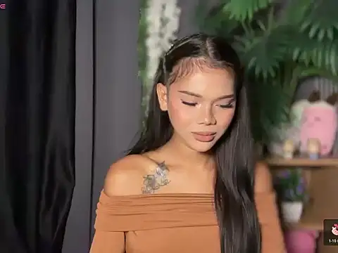 ur holly lexie online show from March 1, 2026, 7:47 pm